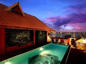 luxury-hotel-cochin-629q3n